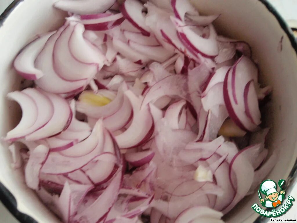 Маринованный лук рецепт кухня наизнанку. Маринованный лук головками рецепт с фото. ялтинский лук маринованный рецепт. маринованный лук к буженине рецепт с фото. как замариновать луковые стрелки рецепт с фото простой.