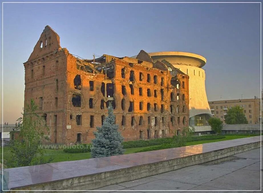 Дом Павлова в Сталинграде. Дом Павлова музей Волгоград. Сталинградская битва музей-панорама дом Павлова. Мельница Гергардта и дом Павлова Сталинградская битва. Дом павлова дни обороны