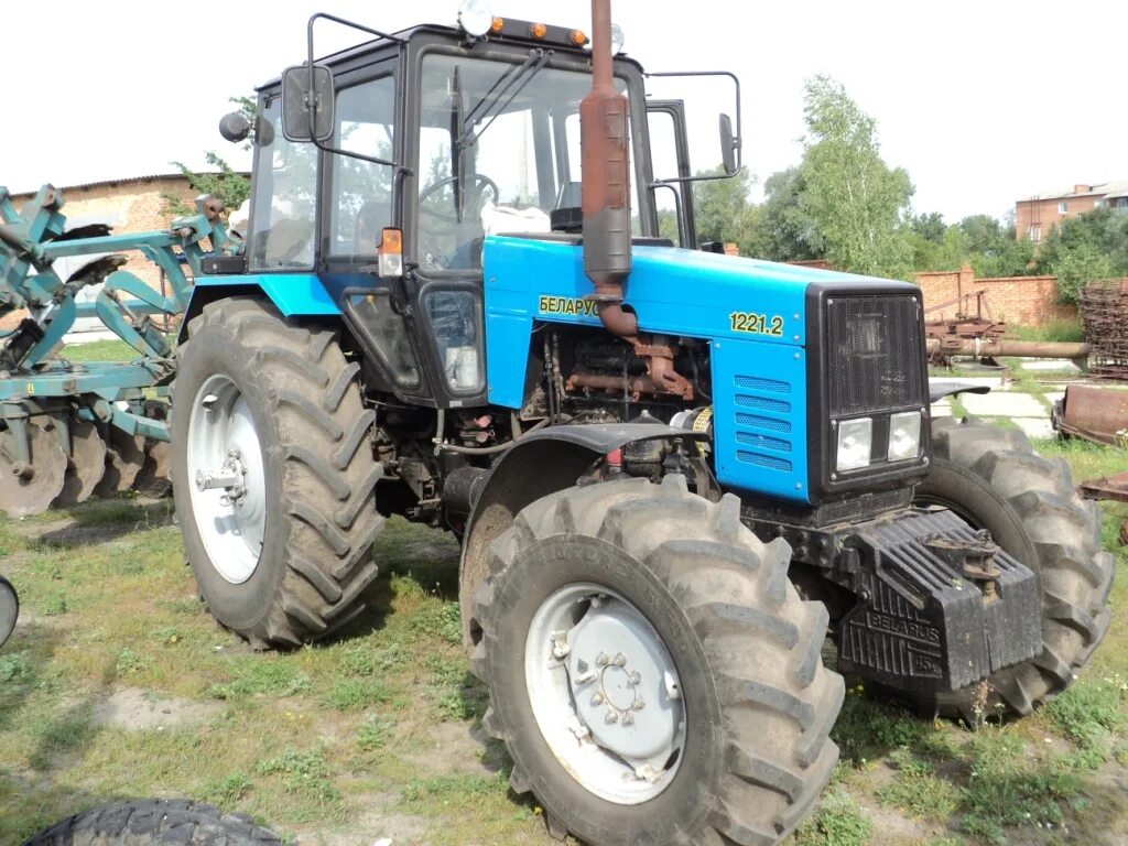 Трактор Беларус 1221.2. МТЗ 1221 тонированный. Трактор МТЗ Belarus-1221. Трактор МТЗ 1221 год 2008.
