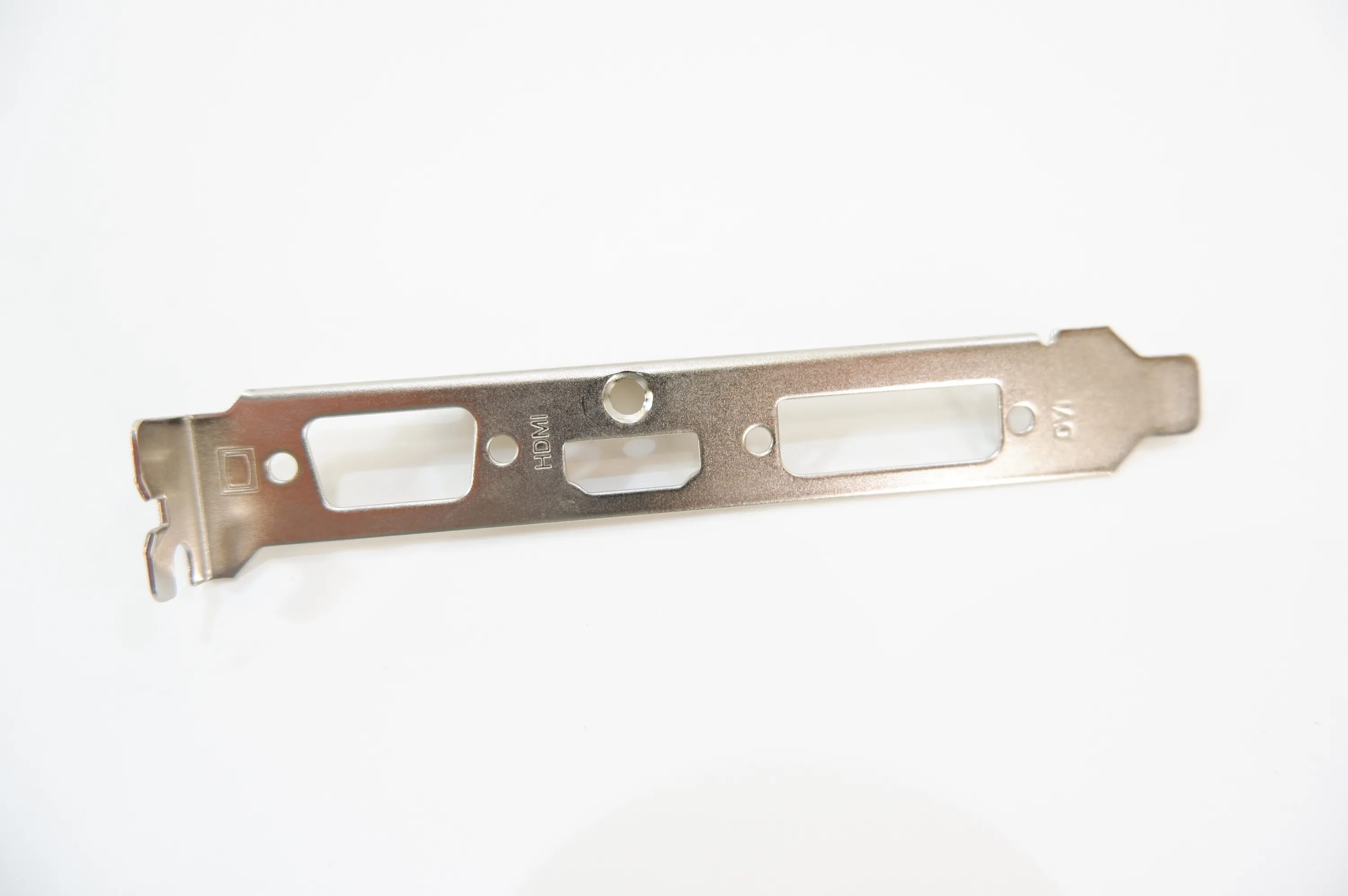 Низкопрофильная планка для видеокарты. Планка крепления видеокарты 1650. Низкопрофильная планка 1030. Планка крепления для видеокарт rtx3080. Низкопрофильная планка 1030.