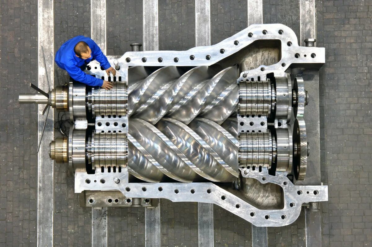 Ремонт двигателя компрессора. Винтовой воздушный компрессор суперчарджер. Винтового компрессора c16400. Винтовой компрессор на тэм241. Ротор винтового компрессора.