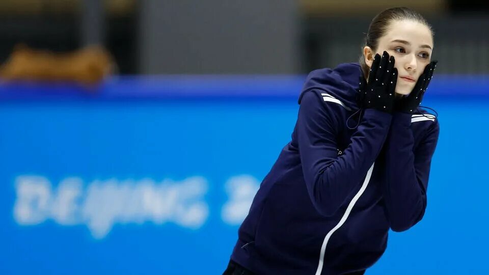 Чр по фигурному катанию 2023 камила валиева. Меган дюамель фигуристка 2022. Камила валиева чр 2023. Камила валиева 2023. Валиева выйдет на лед.