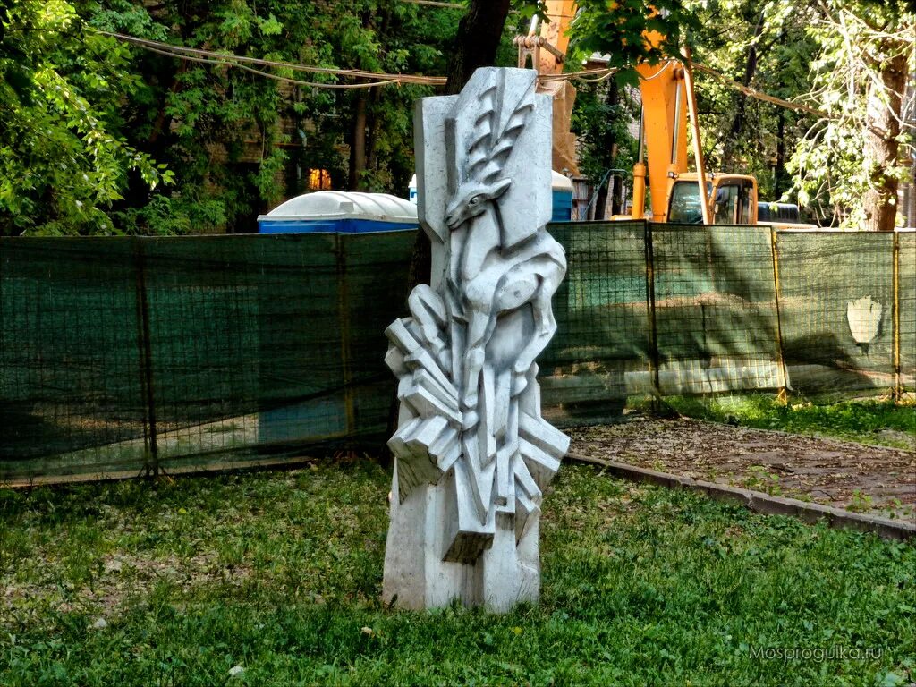 сквер бажова скульптуры. сквер бажова в ростокино. сквер бажова в ростокино. сквер бажова в ростокино. сквер бажова.