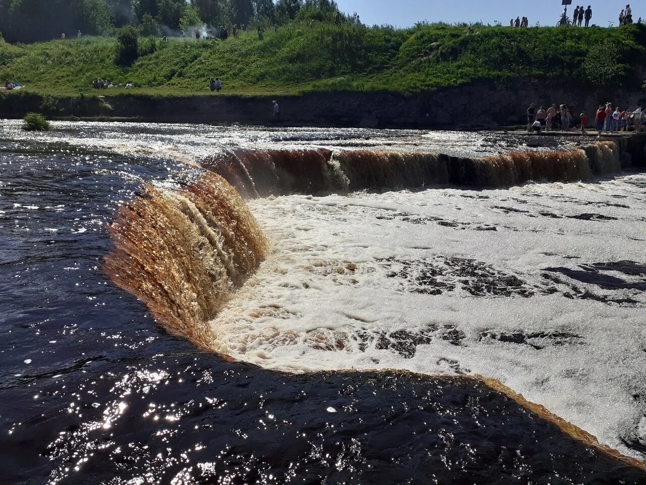 Водопады саратовской. Иргиз водопады Саратовская область. Балаково водопады на Иргизе. Водопады в Саратовской области Балаково.