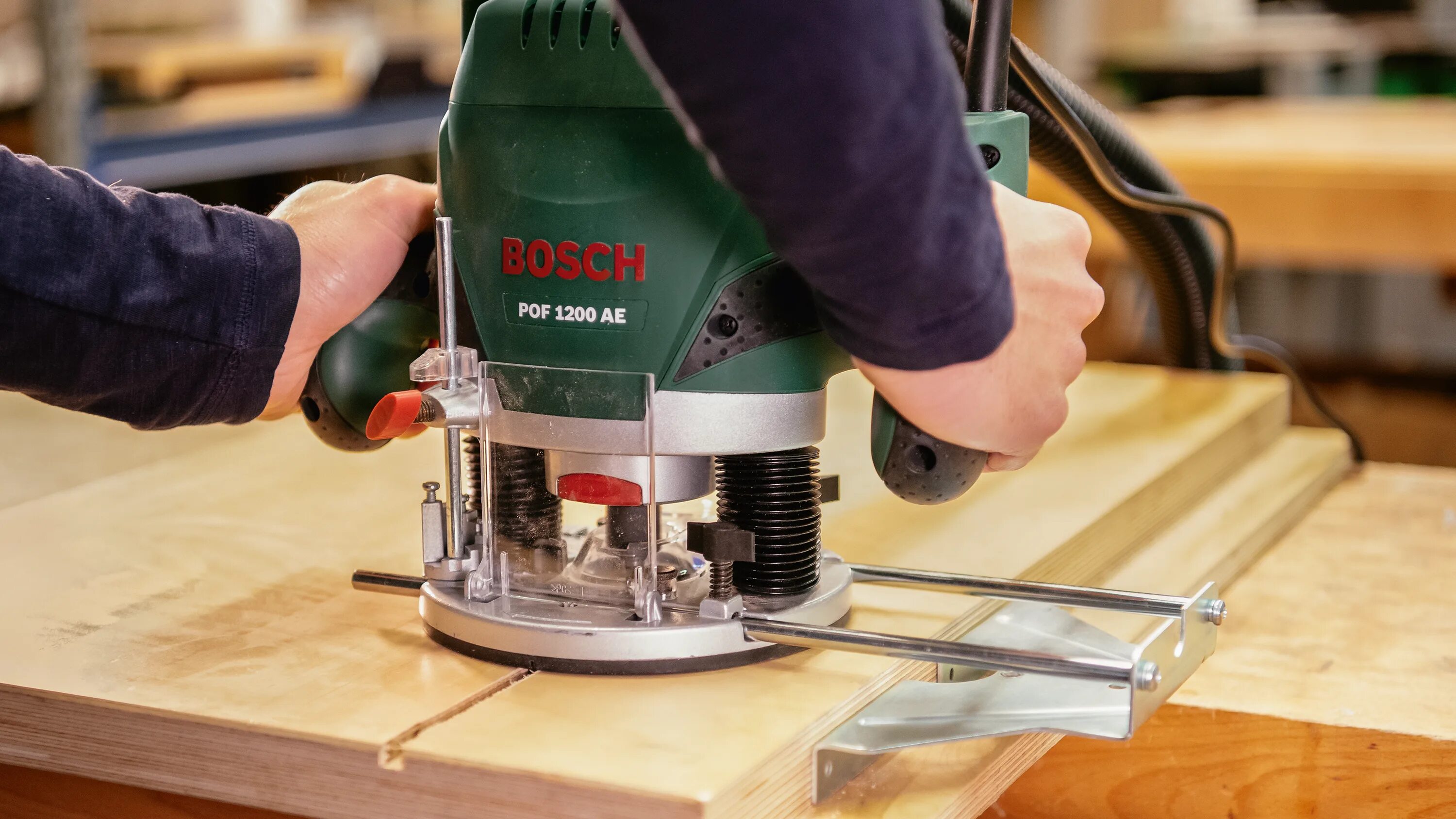 Качество фрез. Bosch POF 1200 AE. Фрезер Bosch pof1200 AE. Bosch POF 1200 AE 060326a100, 1200 Вт. Фрезер бош POF 1200 AE.