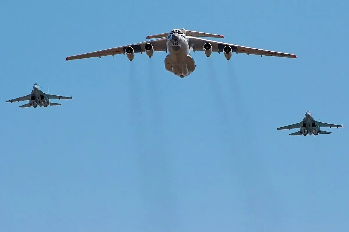 Су35см3. Ил-76 (т,тд). Ил 76 76538. Миг-35 истребитель. Истребитель су-35.