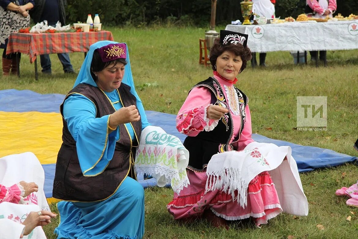 Буа кызлары в контакте хикэя. Байкальские татары. Джиен праздник у татар. Татары в Удмуртии. Татарский Солге.