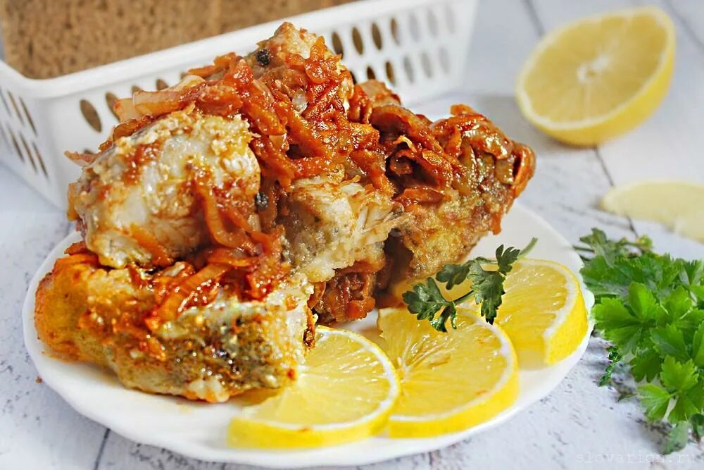 Вкусно и просто пожарить минтай. Минтай. минтай жареный. рыба под маринадом в духовке. минтай в маринаде.