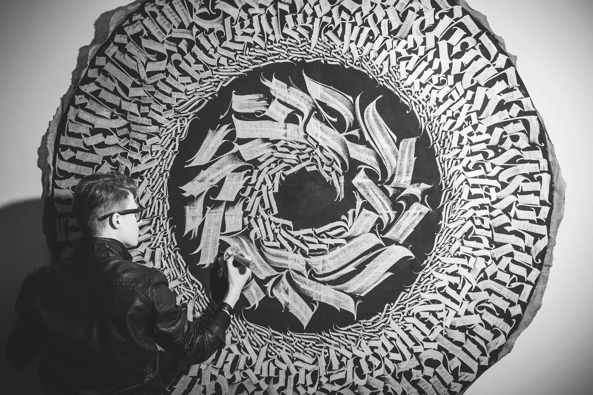 художник-каллиграф покрас лампас. каллиграфия художник. лампас покрас художник. покрас лампас стиль. граффити каллиграфия покрас лампас.