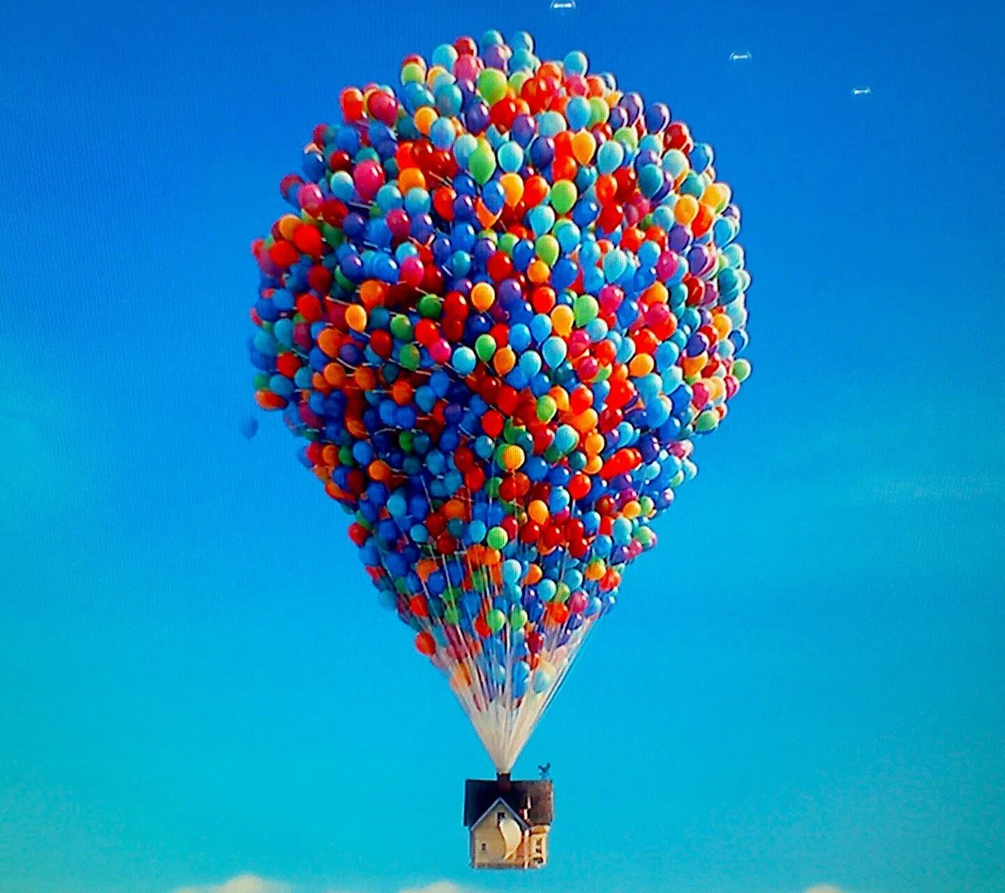 День рождения воздуха. Воздушные шары. Воздушный шарик. Воздушный шар разноцветный. Воздушные шары в небе.
