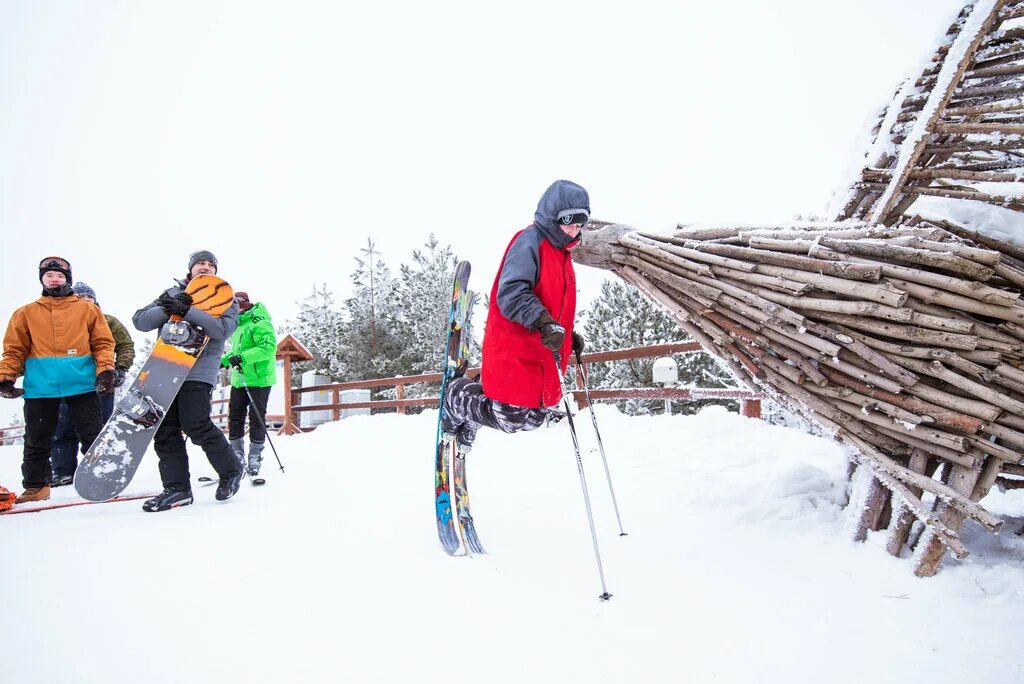 Горнолыжка свияжские холмы. Свияга горнолыжный курорт казань. Свияжск холмы горнолыжка. Свияга казань горнолыжный комплекс. Свияга горнолыжный курорт казань.