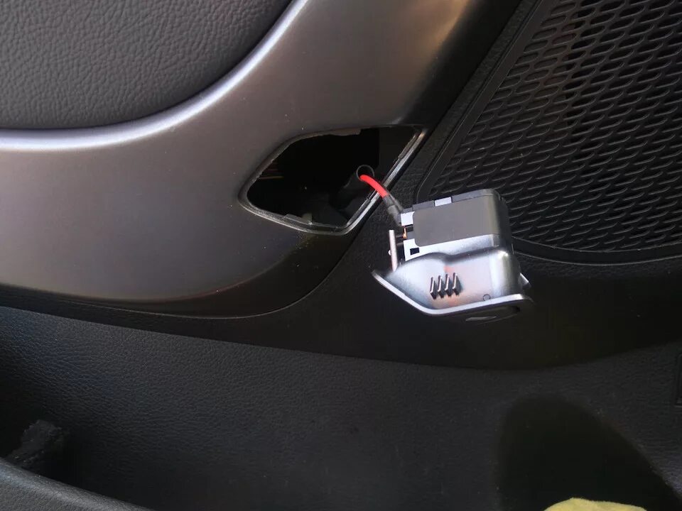 Hyundai Tucson 2016 кнопка открывания лючка бензобака. Кнопка открывания лючка бензобака Ауди а6. Кнопка открывания лючка бензобака Туарег 2011. Кнопка открывания лючка бензобака Hyundai i40.