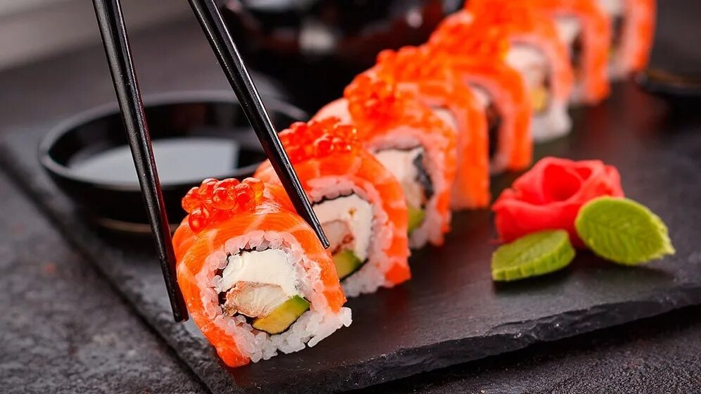Где живут суши. Красивые роллы. Суши и роллы. Вкусные роллы. Вкусные суши.
