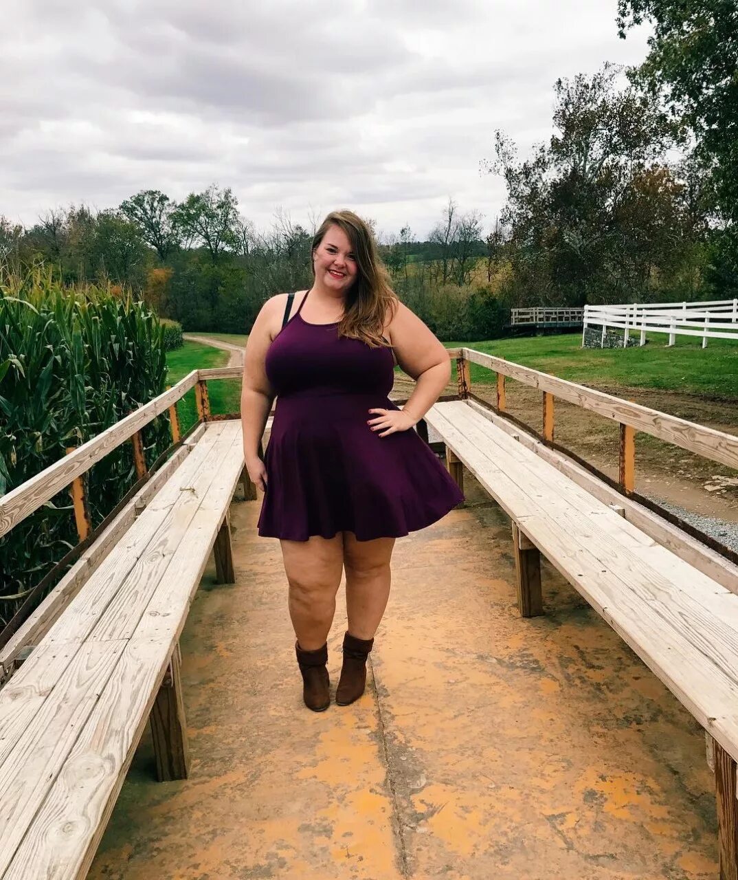 Кудрявая толстушка. Полные кавказские женщины. Ищу толстую девушку. Очень полные женщины. Полные одинокие женщины.