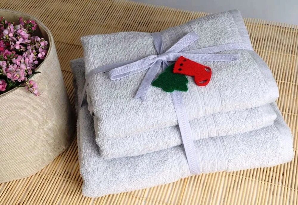 Полотенце для рук. Сон дарить полотенце. Стопка полотенец в ванной. Сон дарить полотенце. Красивые полотенца в подарок.