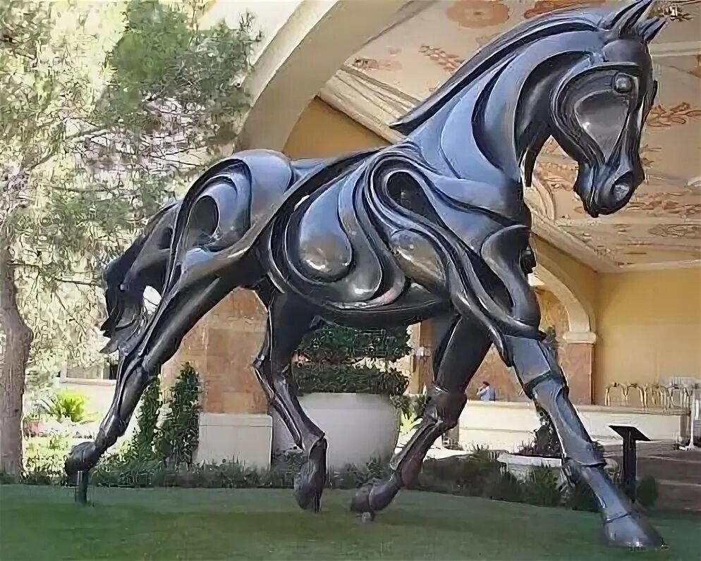 Подкованная лошадь. Фигура лошади. Кованая лошадь. Ковка лошадей. Кованая лошадь.