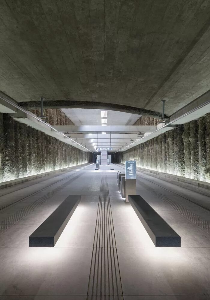 Станция метро бутырская. Станция метро заха хадид. Станция метро тропарево. Станция метро. Современная станция.