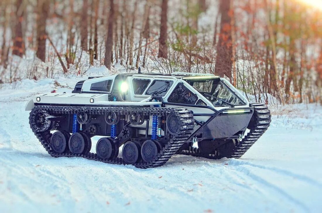 Гусеничный вездеход Рипсав. Гражданский танк Ripsaw ev2. Ripsaw ev3-f4. Ripsaw ev2 extreme. Tracked vehicle