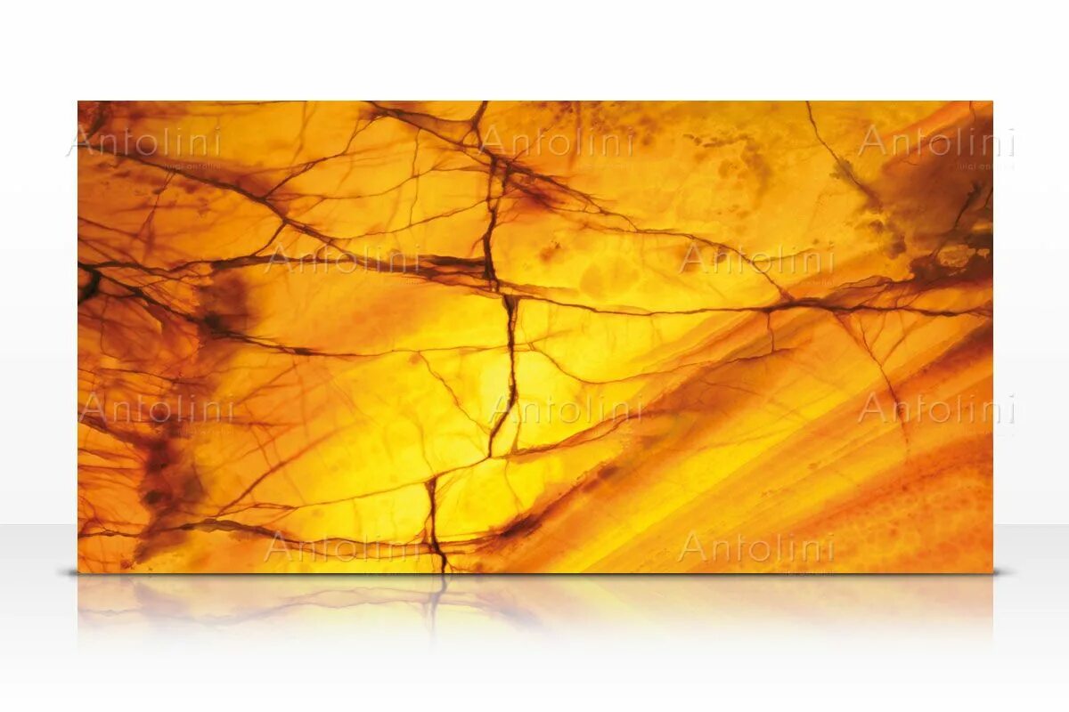 Оникс миеле. Ванная комната с камином. Свечение мрамора. Каменный шпон оникс с подсветкой. Каменный шпон под оникс.