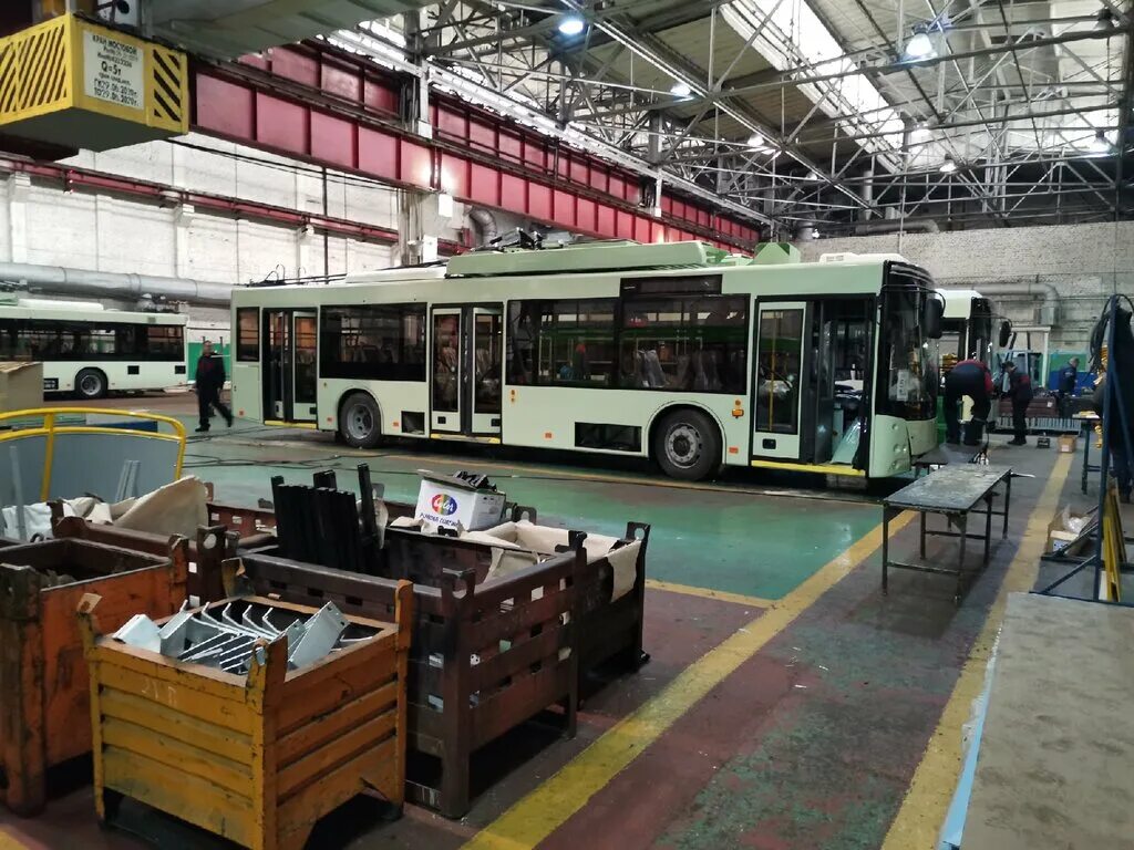 автомобильный завод в уфе. экскурсия на автоваз тольятти. конвейер веста автоваз конвейер. моторостроительный завод уфа. горьковский автомобильный завод газ.