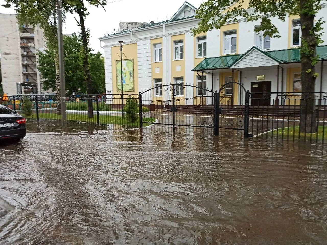 Киров ливень. Потоп в Нижнем Новгороде. Затопление Кирова. Ливень в Кирове.