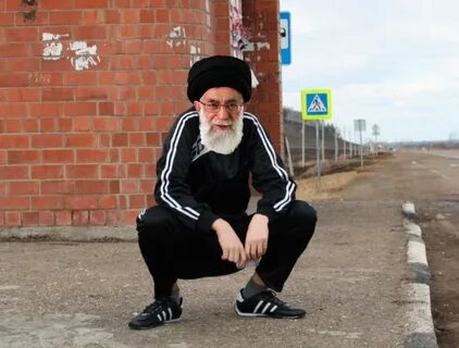 Мне человеку в костюме босяка трудно