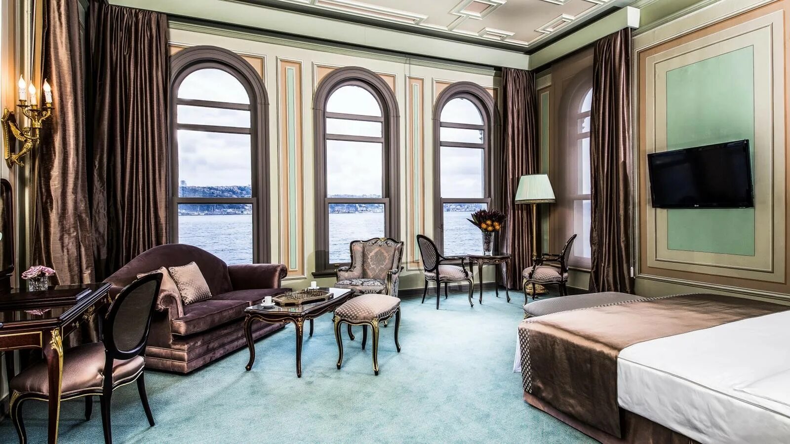 Отели стамбула с видом на босфор. Karakoy стамбул. Перула отель стамбул. Гостиница дворец в стамбуле. Отель султания в стамбуле.