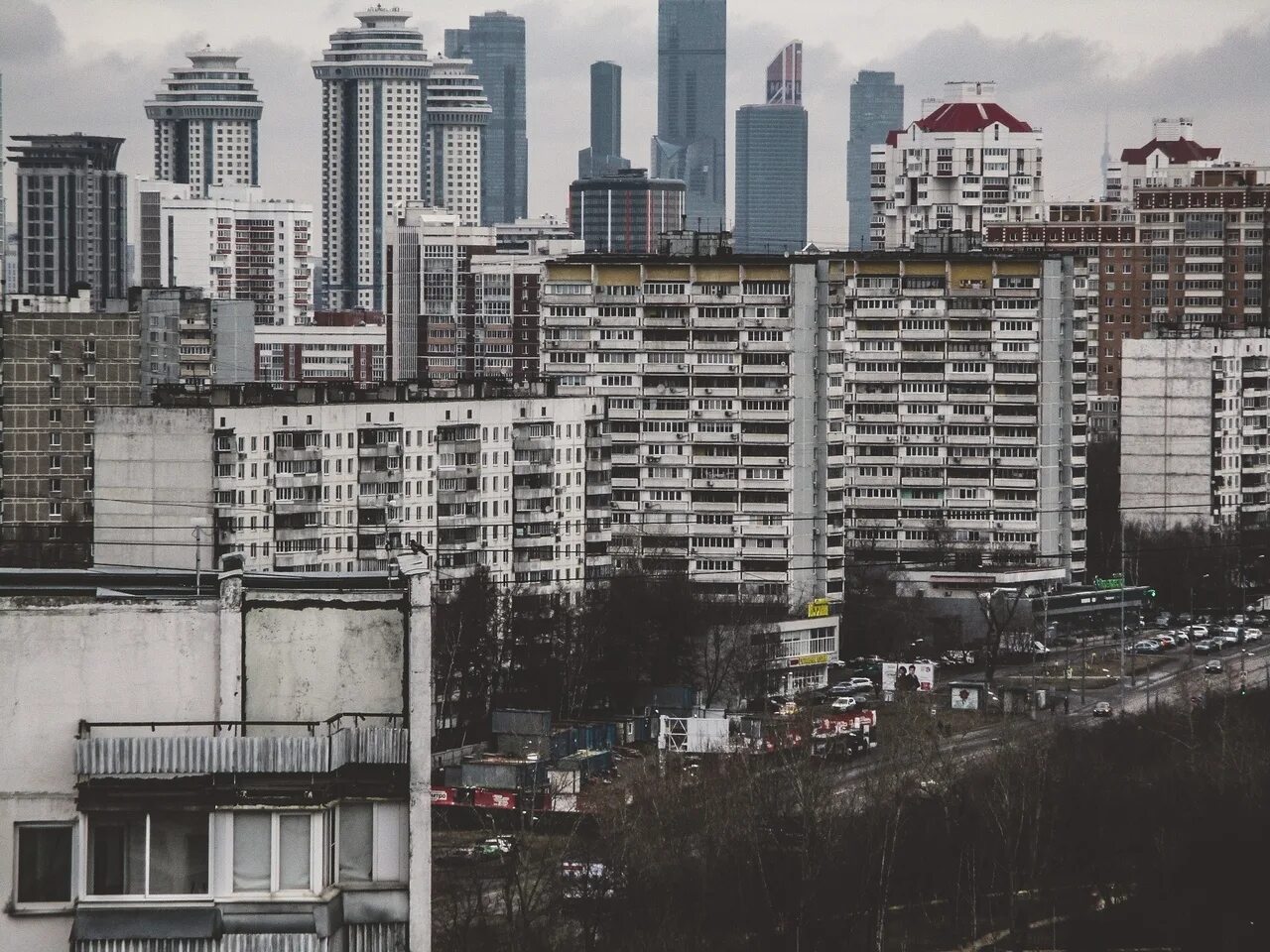 Жизнь в спальных районах. Спальный район Москвы. Лефортово спальный район. Строгино спальный район. Спальные районы Москвы снизу.