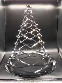 Металлическая елка
