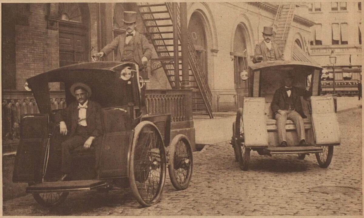 Первые электро. Электротакси Нью-Йорк 1897. Нью Йорк 1895 год. 1907 Нью –Йорк Taxi. Нью Йорк в 1899 году.