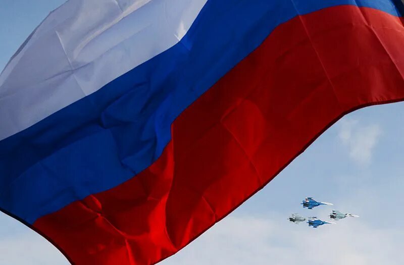 Флаг России красивый. Флаг РФ фото в высоком качестве. Российский флаг в природе. Очень красивый флаг России