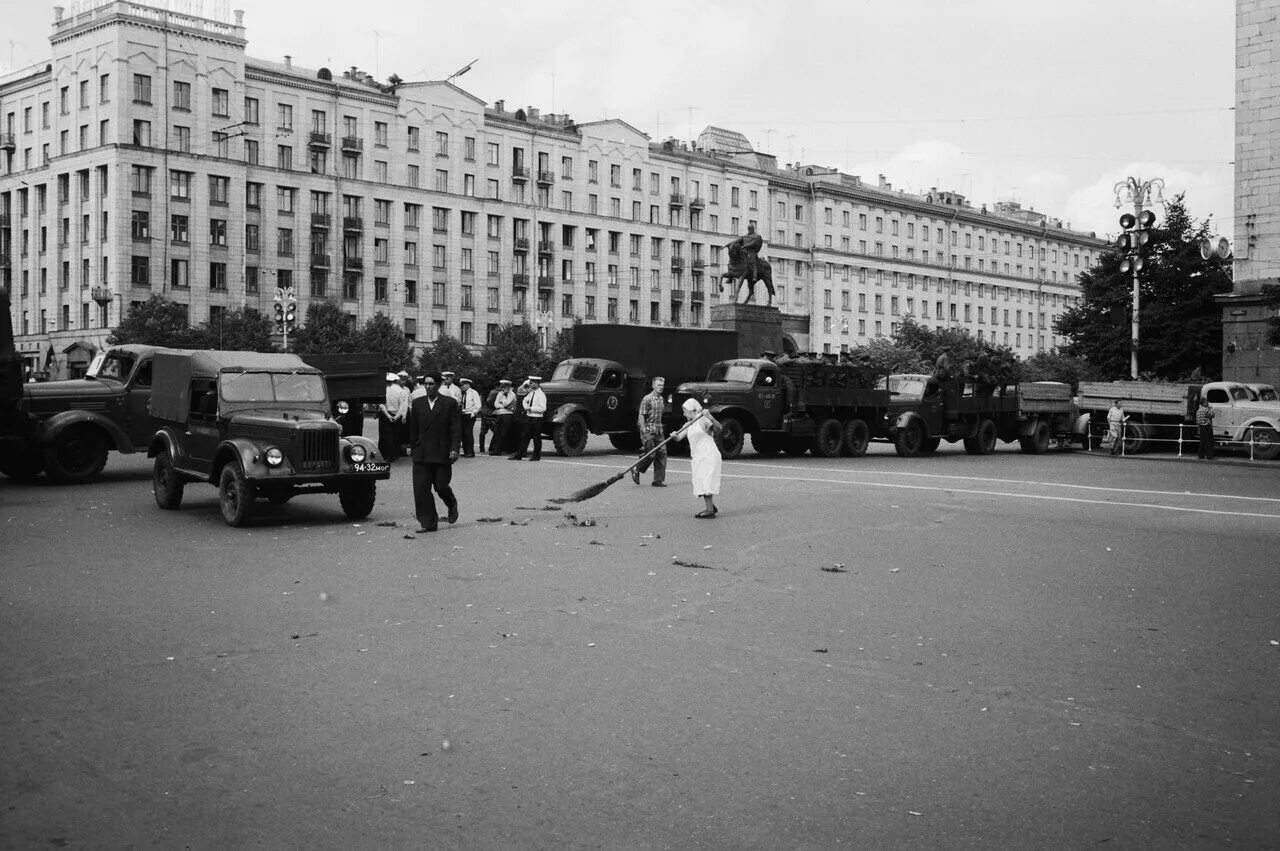 Центр 1961 года. Москва 1961 год. москва 1961 год фото. площадь ссср. москва 1961 август.