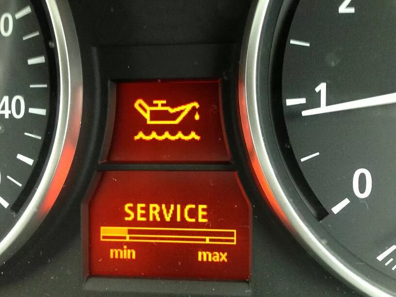 Уровня масла e90 bmw. Уровень масла е90. Датчик уровня масла bmw e38 на приборной панели. Уровень масла бмв е90. Bmw x1 лампочка охлаждающей жидкости.