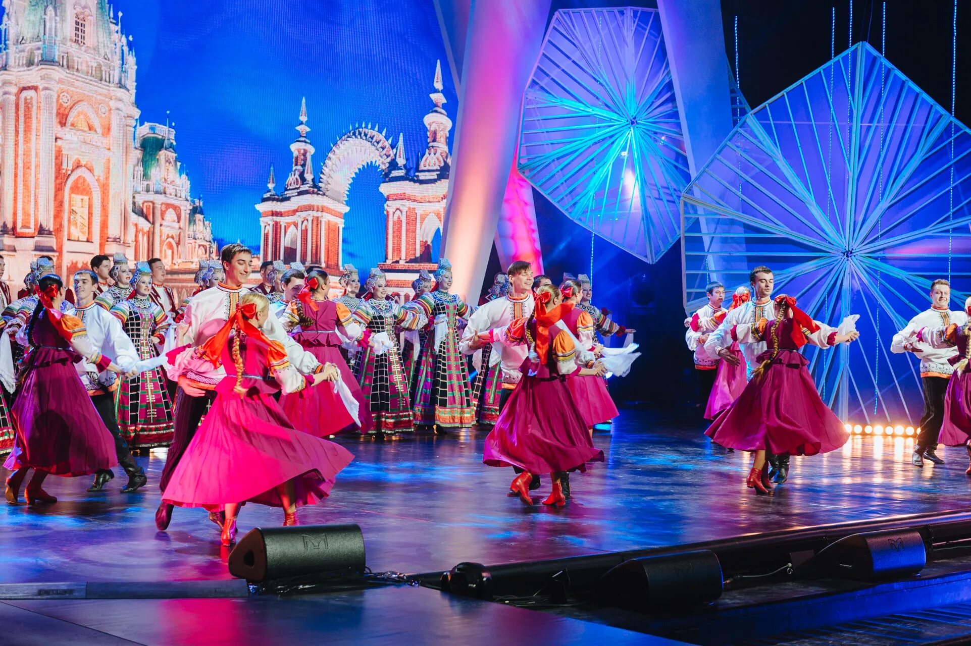 Theatre песня. Театр надежды Бабкиной. Московский государственный Академический театр русская песня. Русский театр Москва Бабкиной. Театр надежды Бабкиной зал.