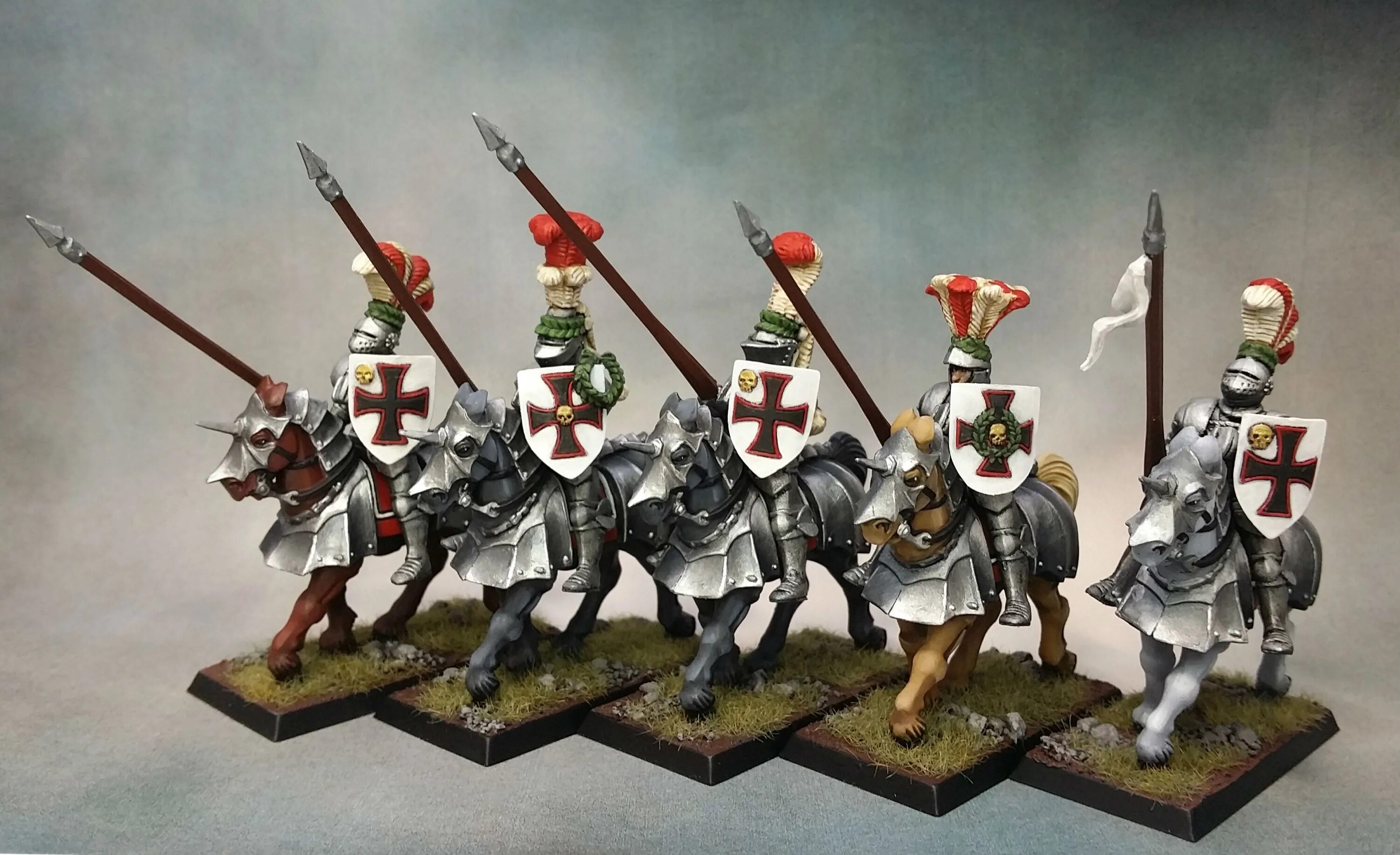 Пехота империи вархаммер фб. Империя вархаммер фэнтези. Вархаммер фэнтези рейксгвардия. Warhammer fantasy рыцари сияющего солнца. Империя вархаммер.