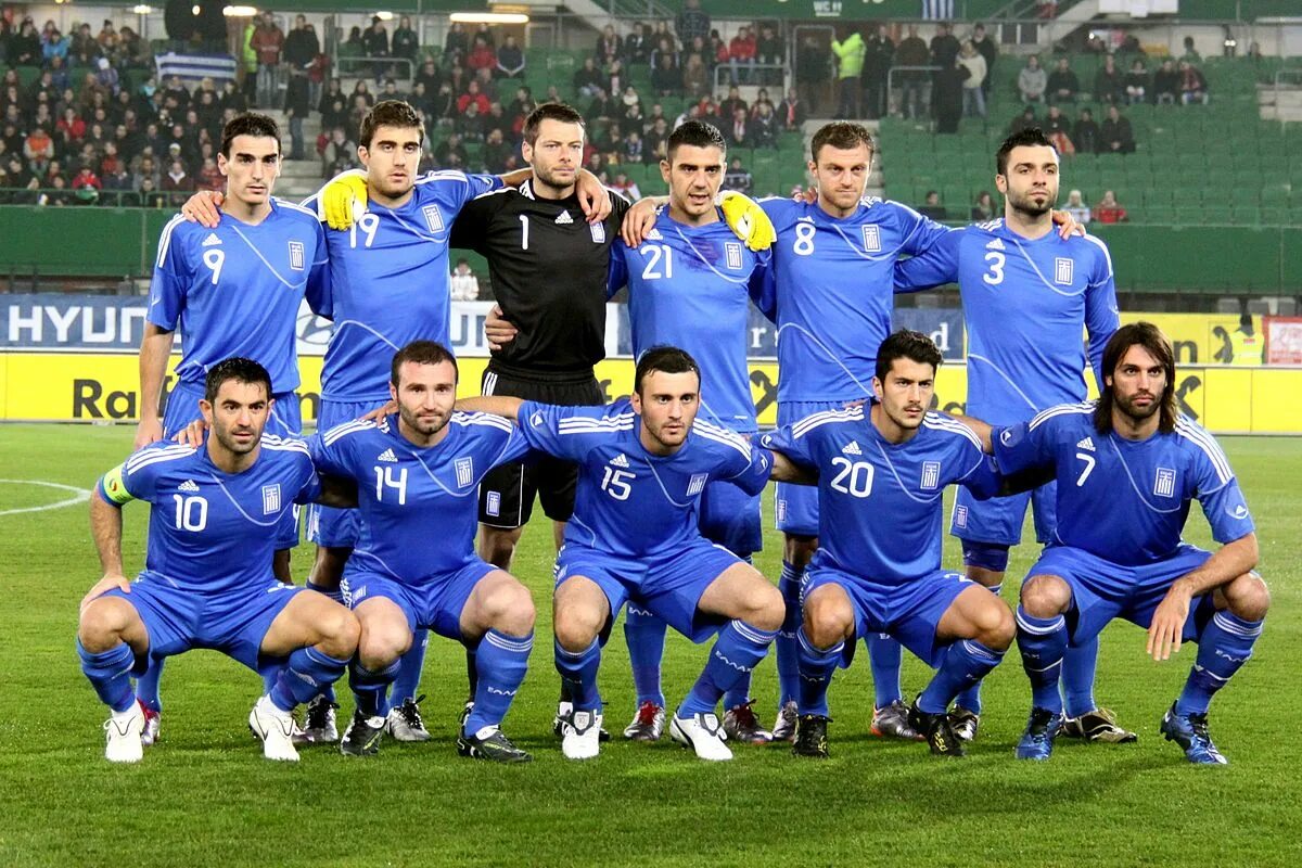Сборная Греции по футболу. Сборная Греции по футболу фото. Сборная Италии по футболу 2008. Сборная Греции 2014.