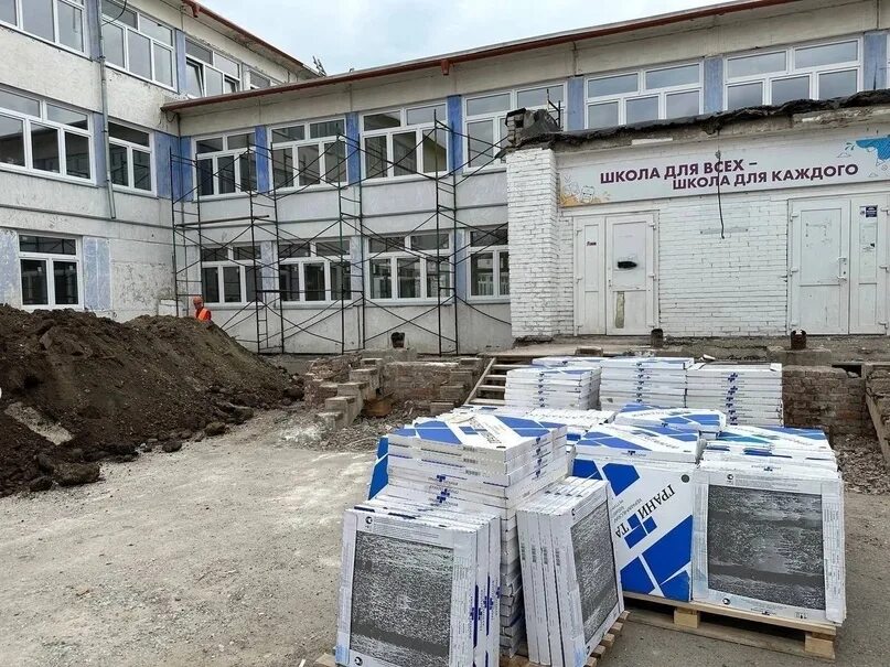 Стройка школы. Школа метростроитель красноярск. Красноярск стройка школа. Школа 156 красноярск. Школа 154 красноярск.