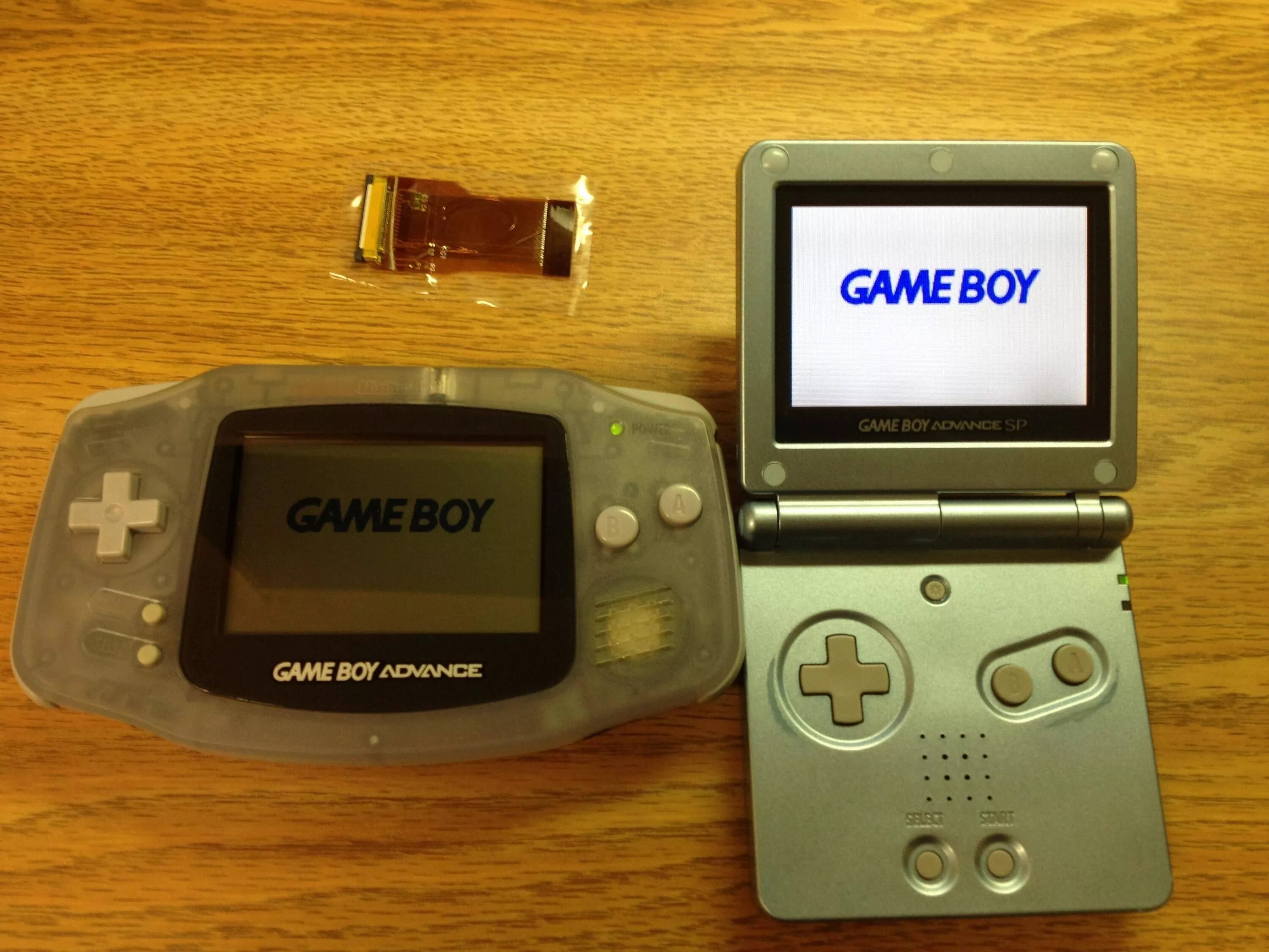 Game boy на русском. Геймбой 2005. Приставка геймбой адванс. Геймбой 2. Геймбой БМО.