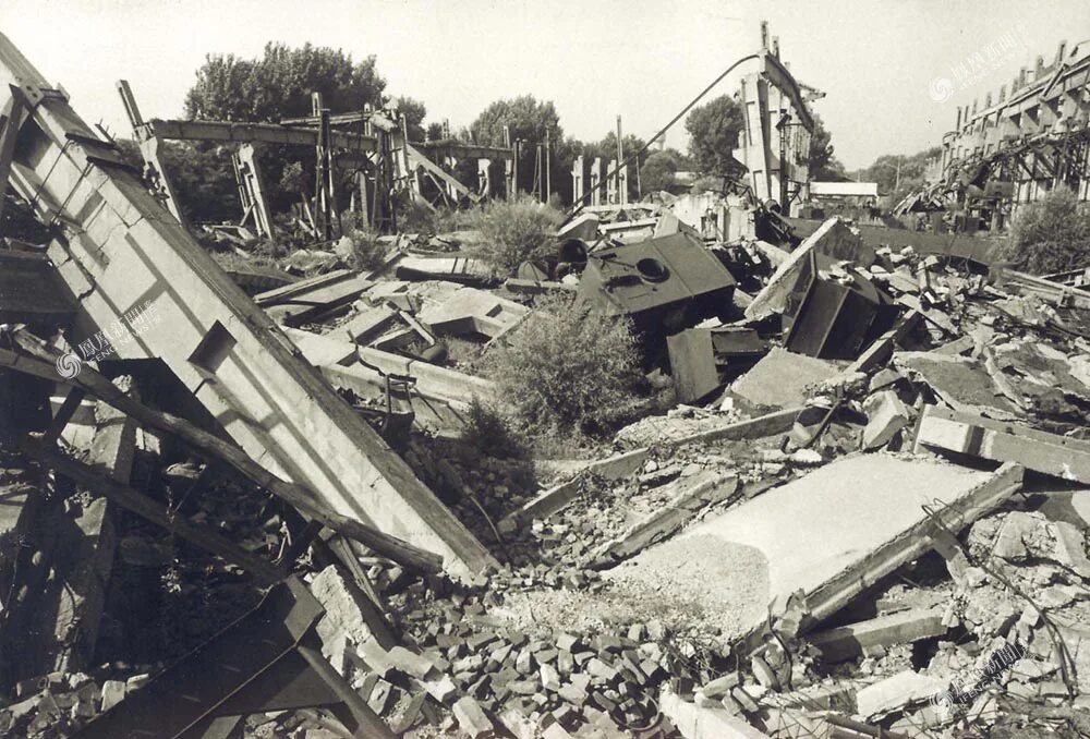 Хайнань землетрясение. Землетрясение Таншань 1976. Тянь-Шань землетрясение 1976. Таншань Китай землетрясение. Землетрясение в Китае 1976.