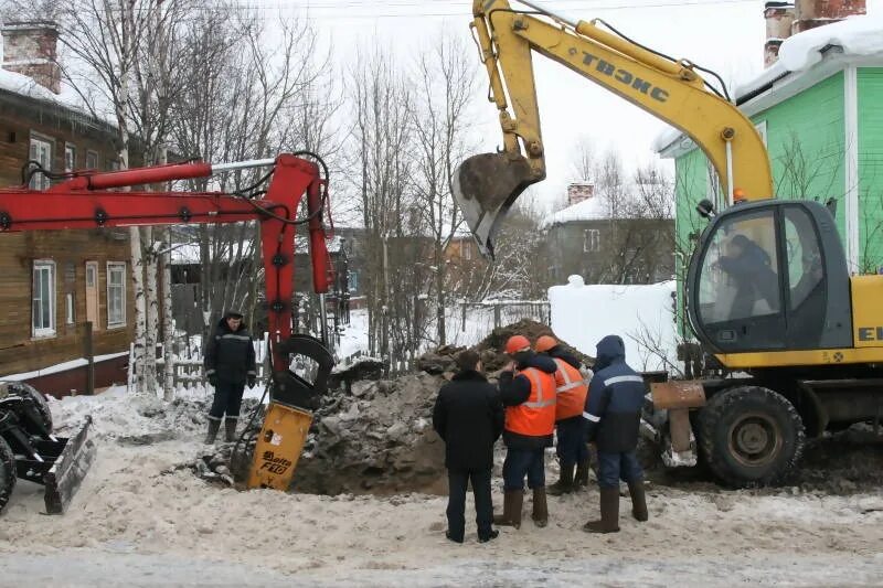 Работаю на экскаваторе в жкх
