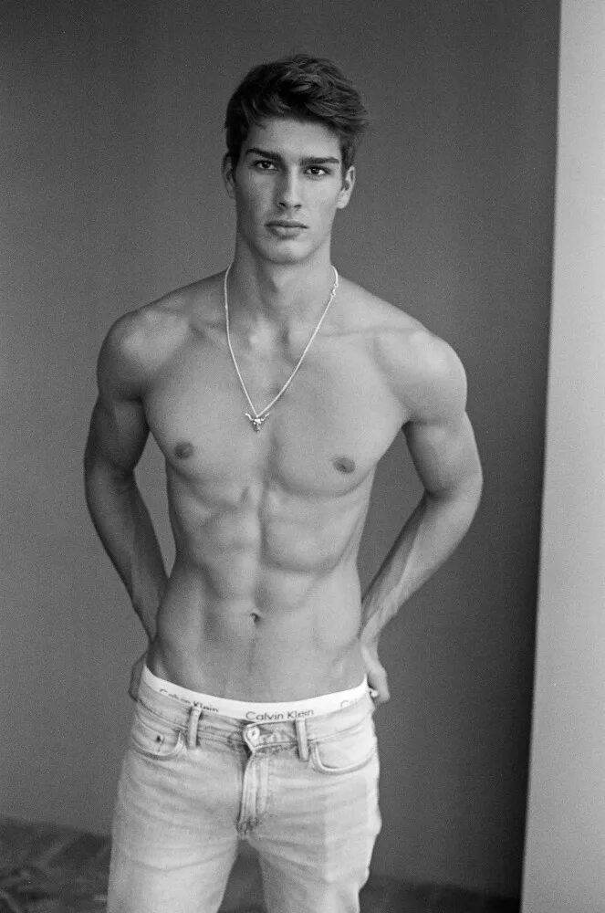 Дэвид уаймак. Бейли вега модель биография. Паулина вега дьеппа. Maksim johnson. Adonis певец.