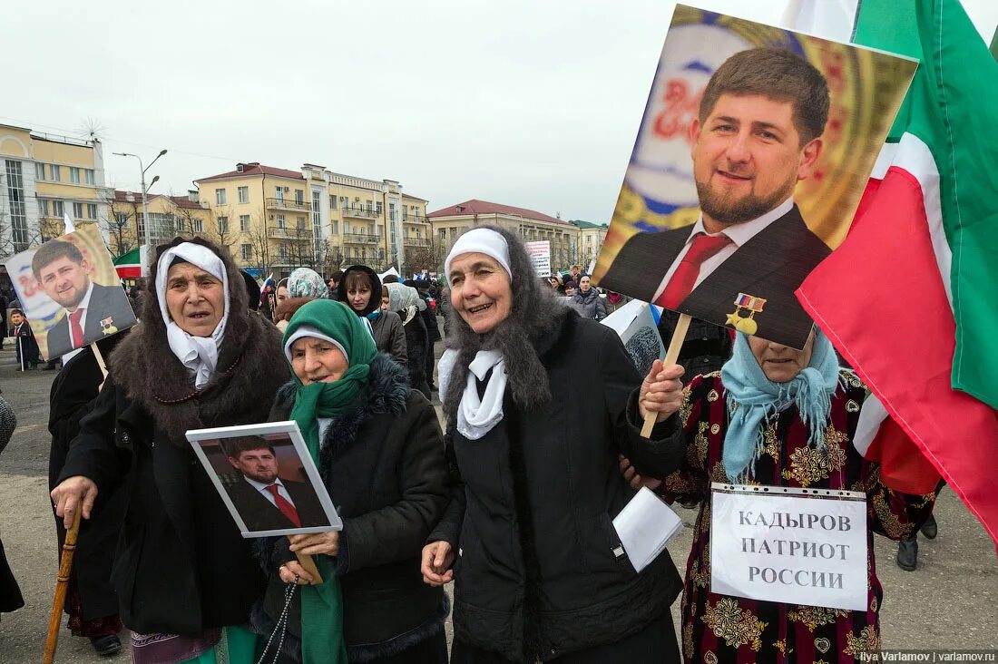 Коренные жители грозного. Грозный население 2022. Митинг в Грозном. Жители Грозного. Грозный население.