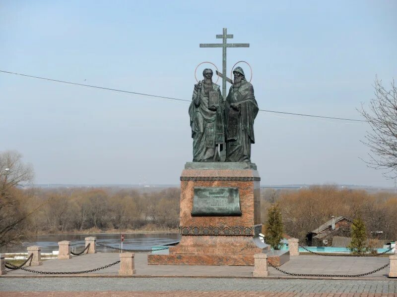 Памятник водовозу коломна 40 меридиан. Водовоз в коломне скульптура. Памятник кириллу и мефодию в каневской. Памятники в коломне изготовление. Памятники в коломне изготовление.