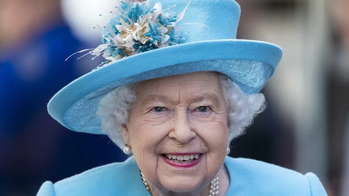 HRH-QEII-Wax-Figure Queen victoria husband, Her majesty the queen, Queen elizabe