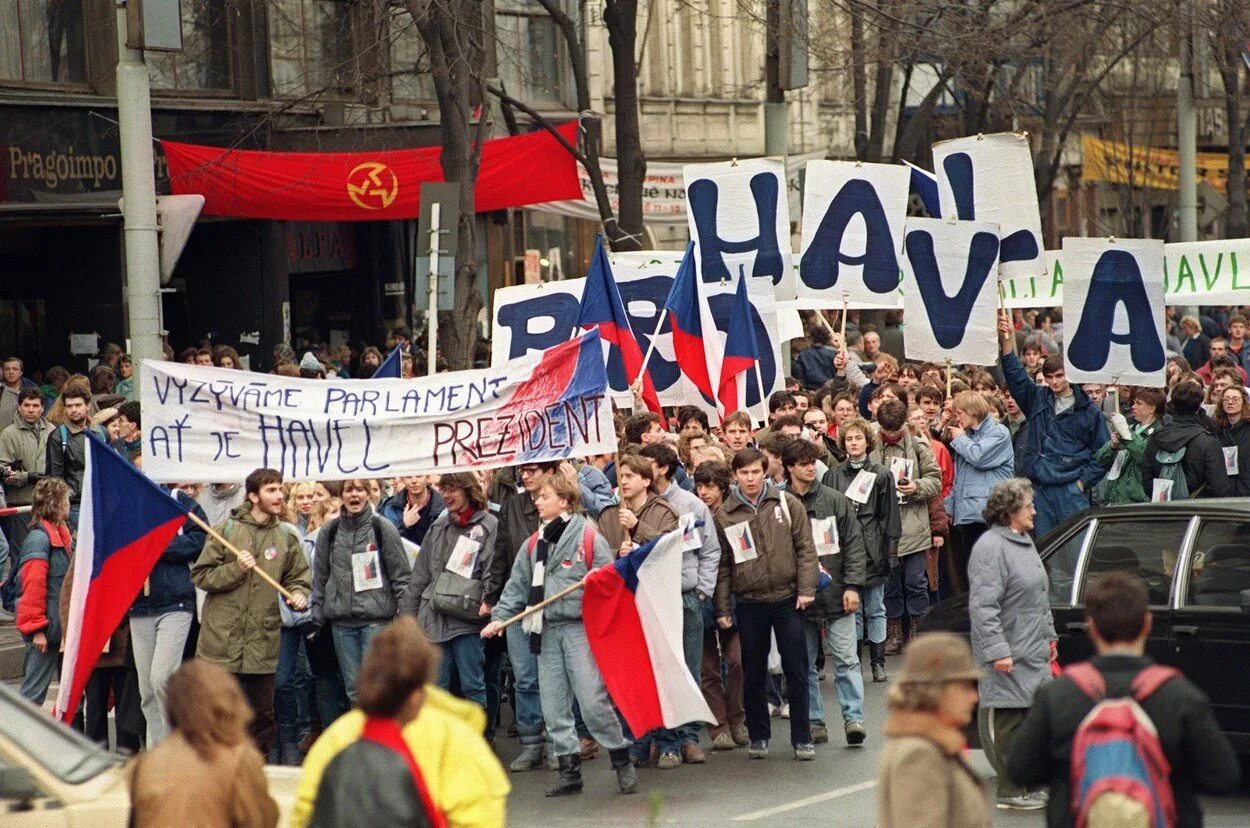 Бархатная революция. Чехословакия. 1989 Год. Революция в Чехословакии 1989. Бархатная революция в Чехословакии.