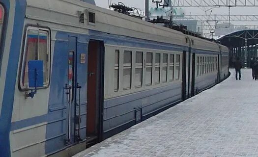 Электрички карташевская варшавская. Балтийский вокзал перрон. Сиверская дачная местность по варшавской железной дороге. Электричка старый оскол. Суйда платформа.