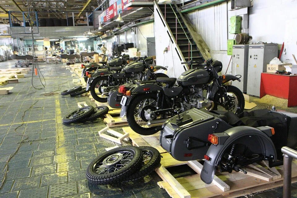 Завод ирбит мотоцикл урал. Ирбитский государственный музей мотоциклов ирбит. Ирбитский государственный музей мотоциклов ирбит. Ирбитский мотоциклетный завод. Ирбит.