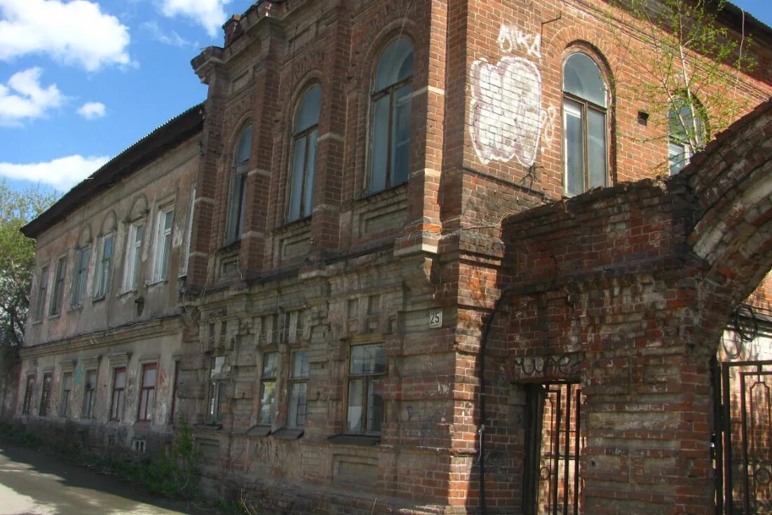 усадьба купца второй гильдии владимира парусинова. 25 октября 18а пермь. администрация города кунгура. третьяковой советская 32. пермь здание луначарского 3.