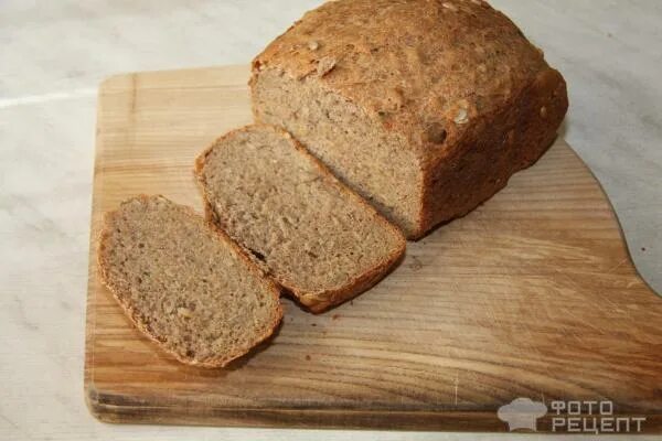хлеб цельнозерновой бездрожжевой. пп хлеб с семечками. хлеб пшеничный цельнозерновой деревенский. хлеб в духовке в домашних из цельнозерновой муки. хлеб с семечками.