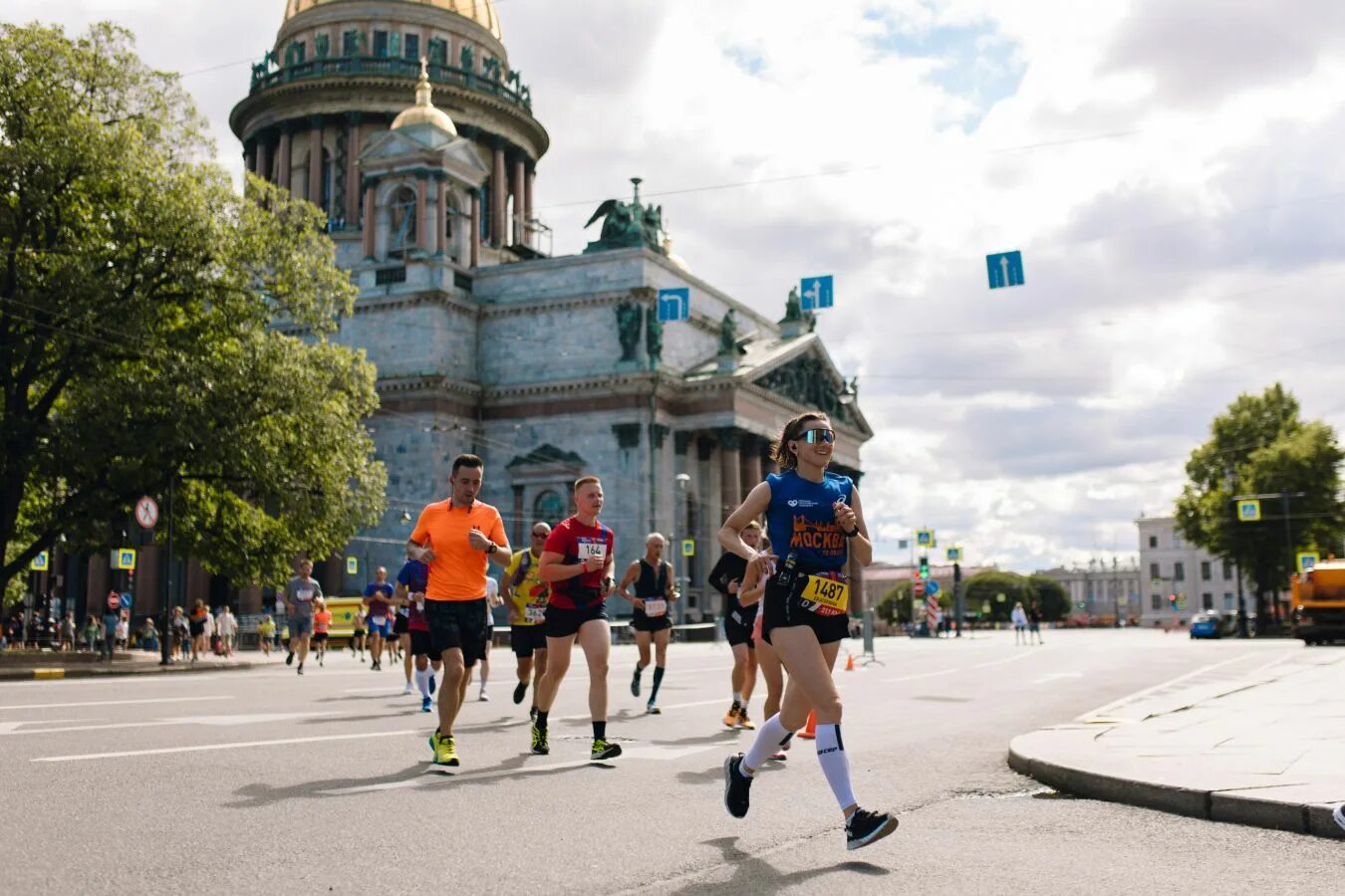 Полумарафон спб. Полумарафон Северная столица 2023 трасса. Детский забег полумарафон Северная столица 2023. Санкт-Петербург полумарафон 2023 6 августа. Полумарафон Северная столица 2022.